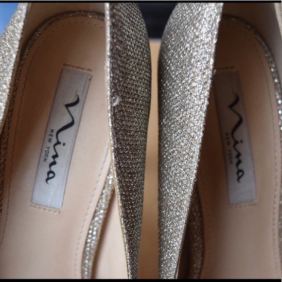 Gold 4” Pumps - Picture 4 of 6